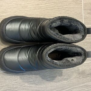 Black Quilted Winter Boots